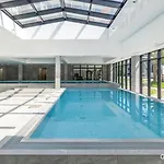 Port Basen & Jacuzzi דירה *