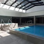 Port Basen & Jacuzzi דירה *