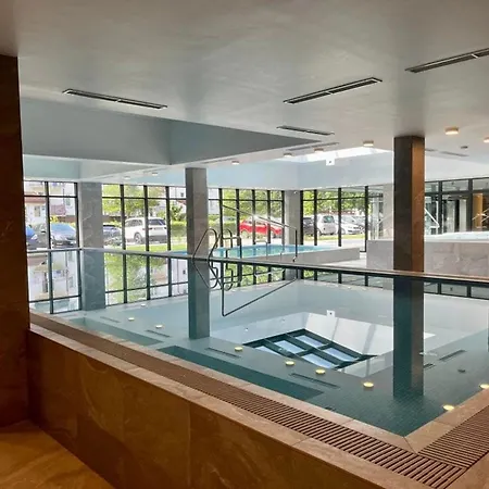 Port Basen & Jacuzzi Apartment *