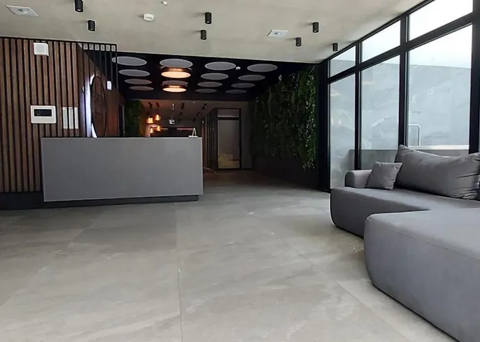 Port Basen & Jacuzzi Apartment *