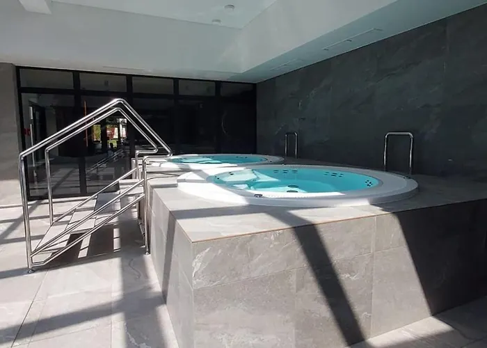 Port Basen & Jacuzzi Kolobrzeg